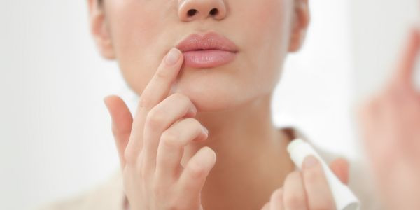 Fini les lèvres gercées ! Nos astuces pour une bouche parfaite cet hiver